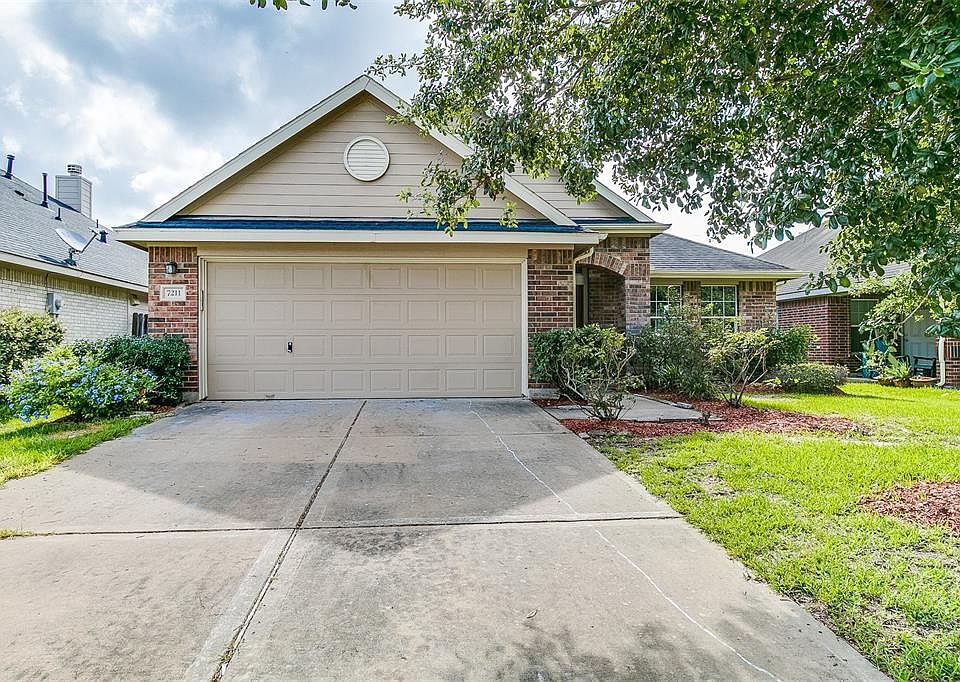 1st image of 7211 Desert Bluff Ln