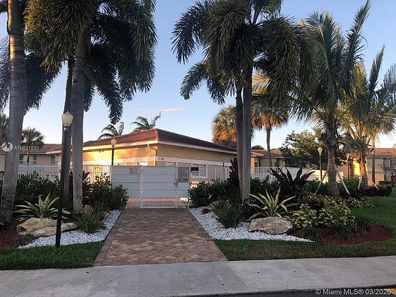 2nd image of 900 Twin Lakes Dr #8-A