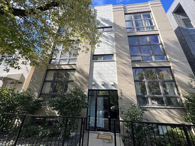 1844 N California Ave — Photo 23