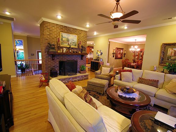 Living Room w/Fireplace