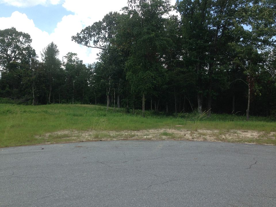 2nd image of 752 Forest Cove