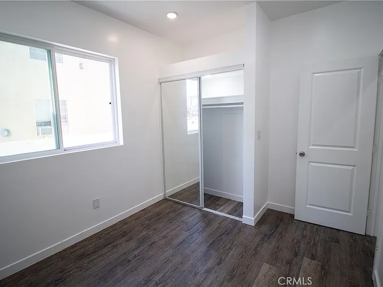 1112 Elden Ave #4 — Photo 8