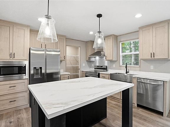 3rd image of 4909 Price Rd
