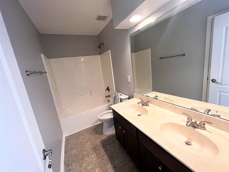 412 Howard Grove Pkwy — Photo 14