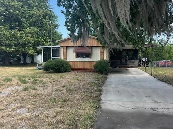 12203 Lakeview Dr, Leesburg, FL 34788