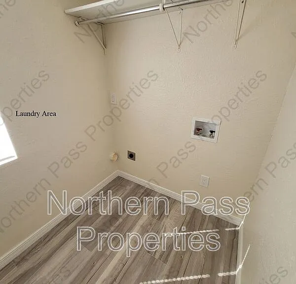 7143 N Loop Dr #E — Photo 10