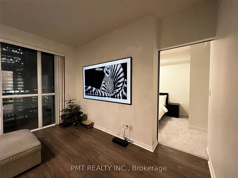 352 Front St W #2014 — Photo 9