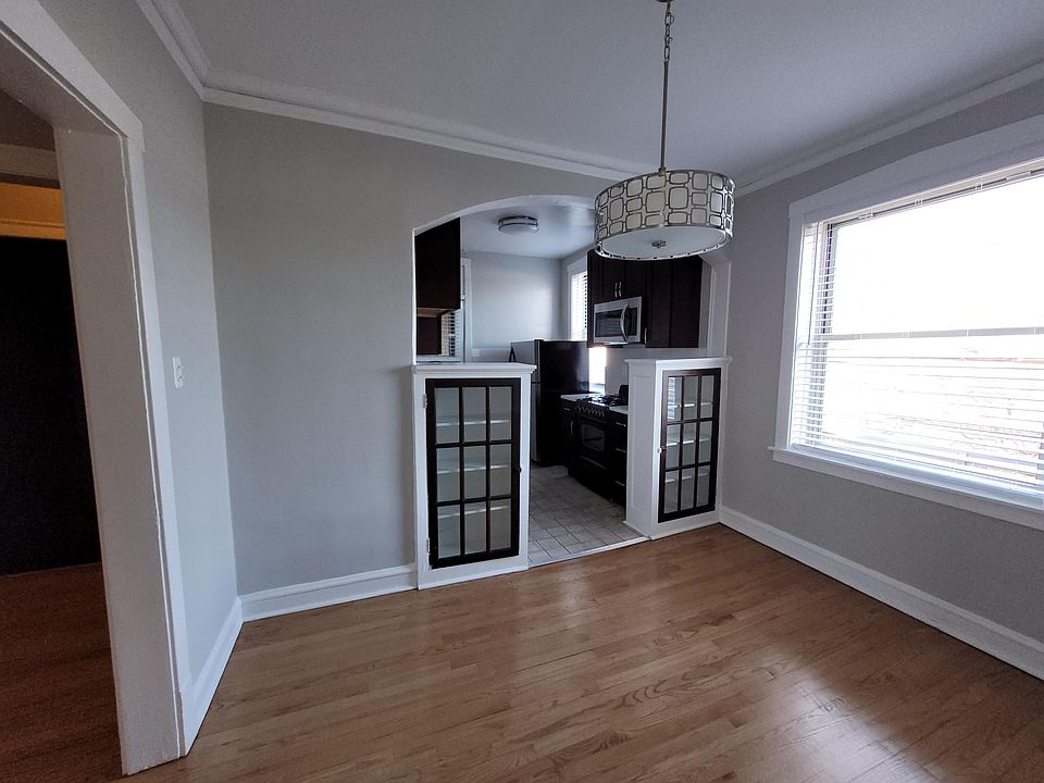 1st image of 4500 N Greenview Ave