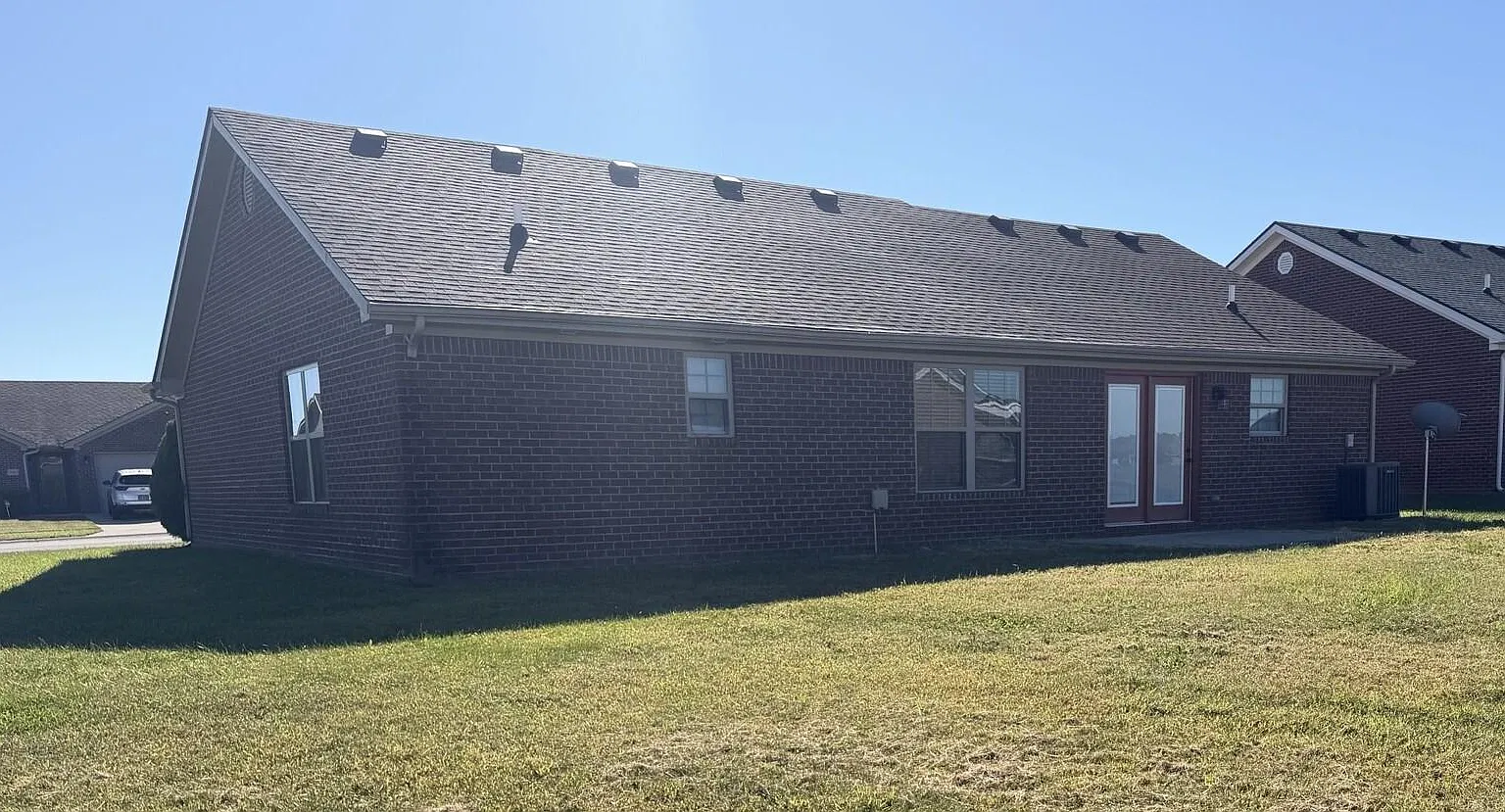 3 bed, 2.0 bath, 1242 sqft, $1,600 — Photo 4