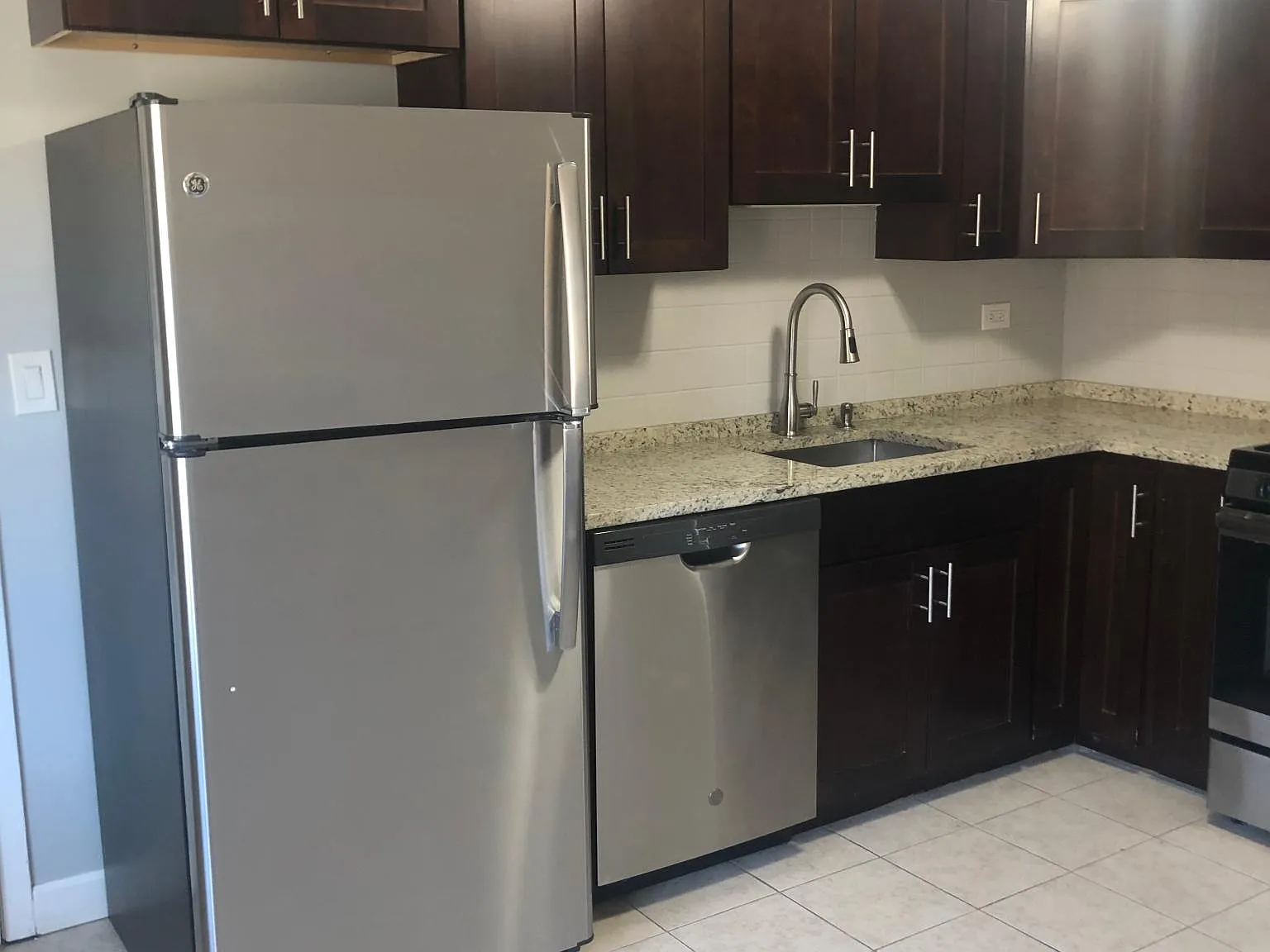 1479 Ashland Ave — Photo 2
