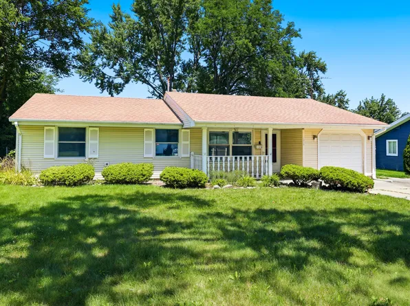 1318 Kingston Ln, Schaumburg, IL 60193