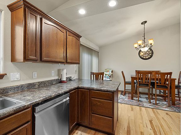 4th image of 251 Juniper Dr