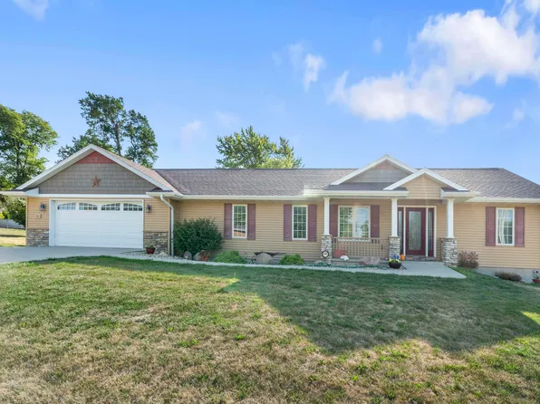 811 S Main St, Traer, IA 50675