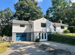 933 Middle Tpke, Mansfield, CT 06268