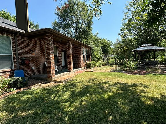 2nd image of 614 Ravenwood Dr