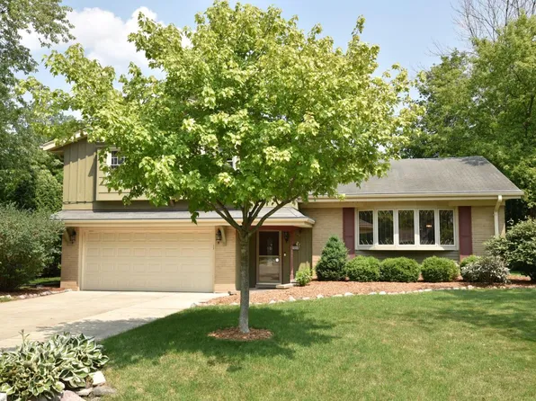 8550 North Pelham PARKWAY, Bayside, WI 53217