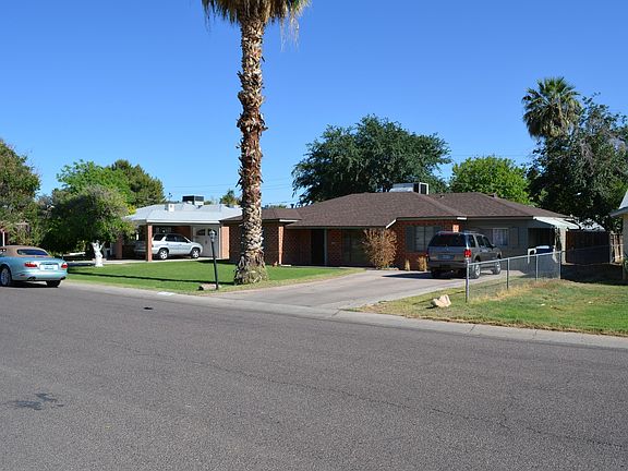 5th image of 1811 E Montebello Ave