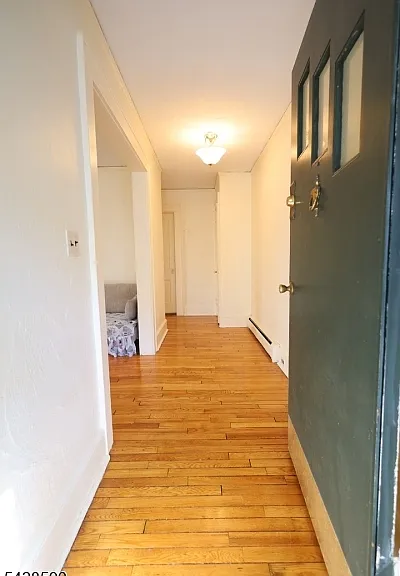 15 Edgar St #A — Photo 2