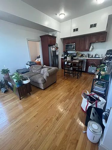 183 Columbia St #103 Photo 1