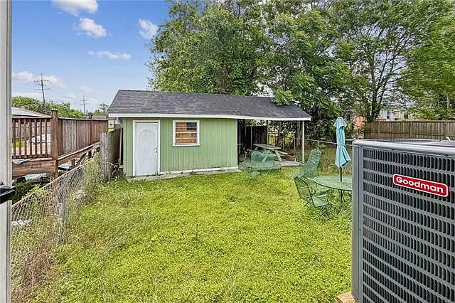 1137 Deslonde St — Photo 15