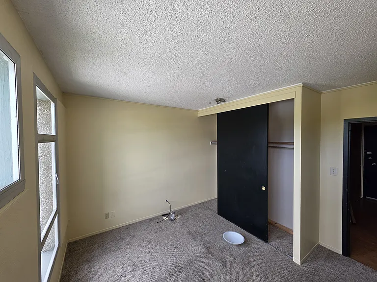 2nd Bedroom
Closet on left, door to hall on right