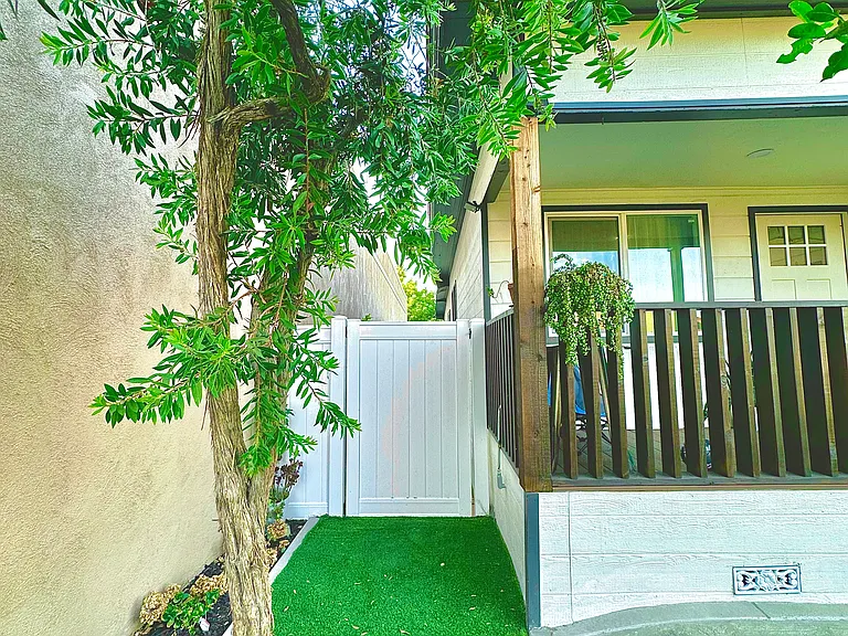 217 Stuart Ave — Photo 4