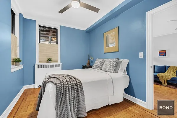Sold by Bond New York | media 4