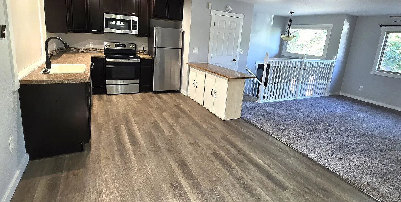 2 Bedroom 1.5 Bathroom 1 Car Garage For Rent — Photo 4