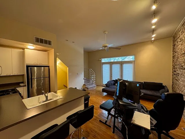 616 N Paulina St #1 — Photo 9