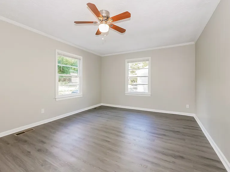 865591_019_living_room_12936555.jpg