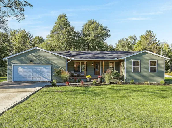 100 W Hiawatha Dr, Powell, OH 43065