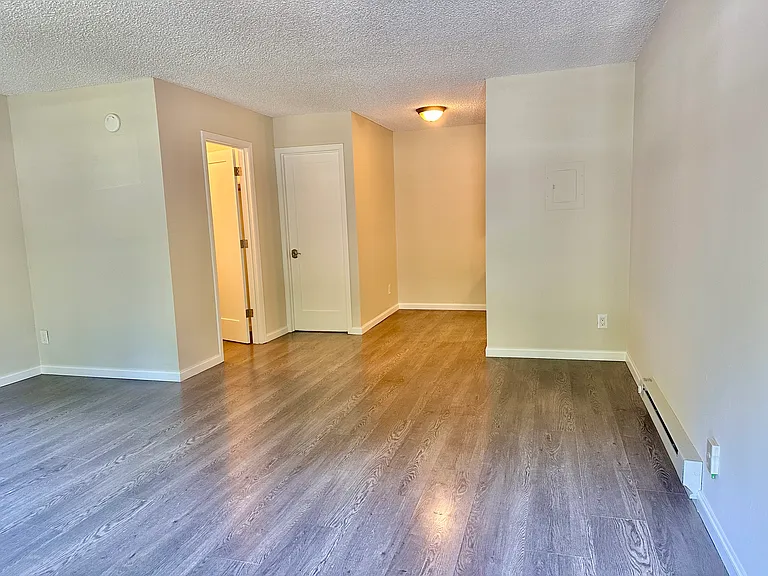 410 Boardwalk Ave #3 — Photo 3