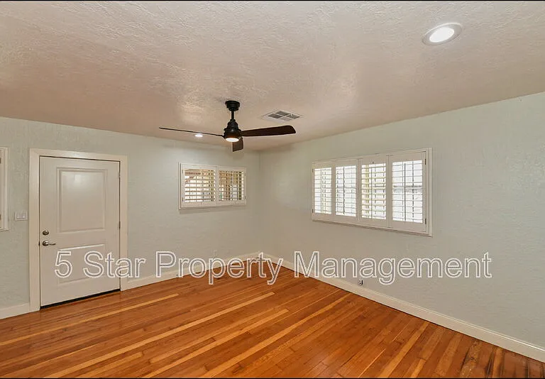 3030 Aurora Ave — Photo 15