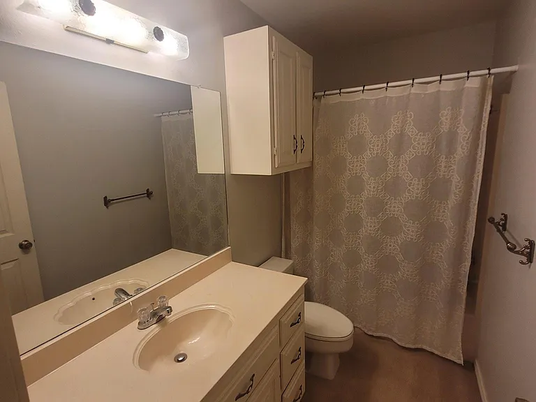 414 Amberwood Cir — Photo 25