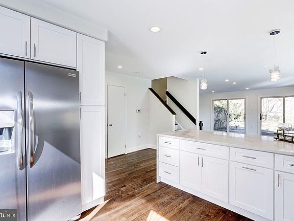5th image of 4285 Embassy Park Dr NW