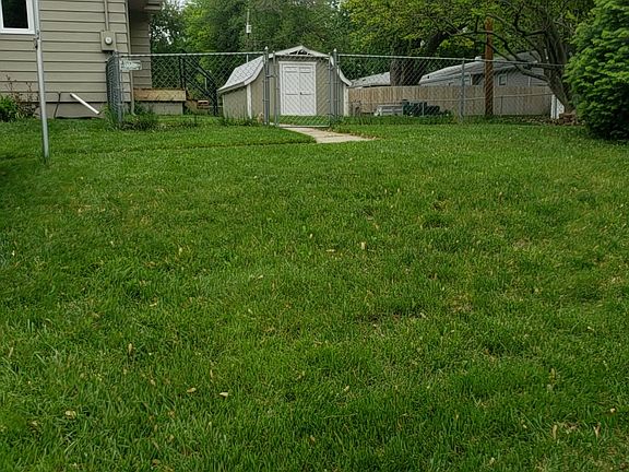 Corner Lot - Side View