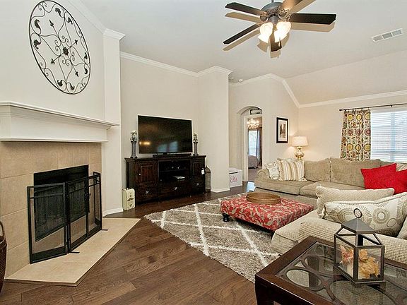 4th image of 337 Royal Oak Dr