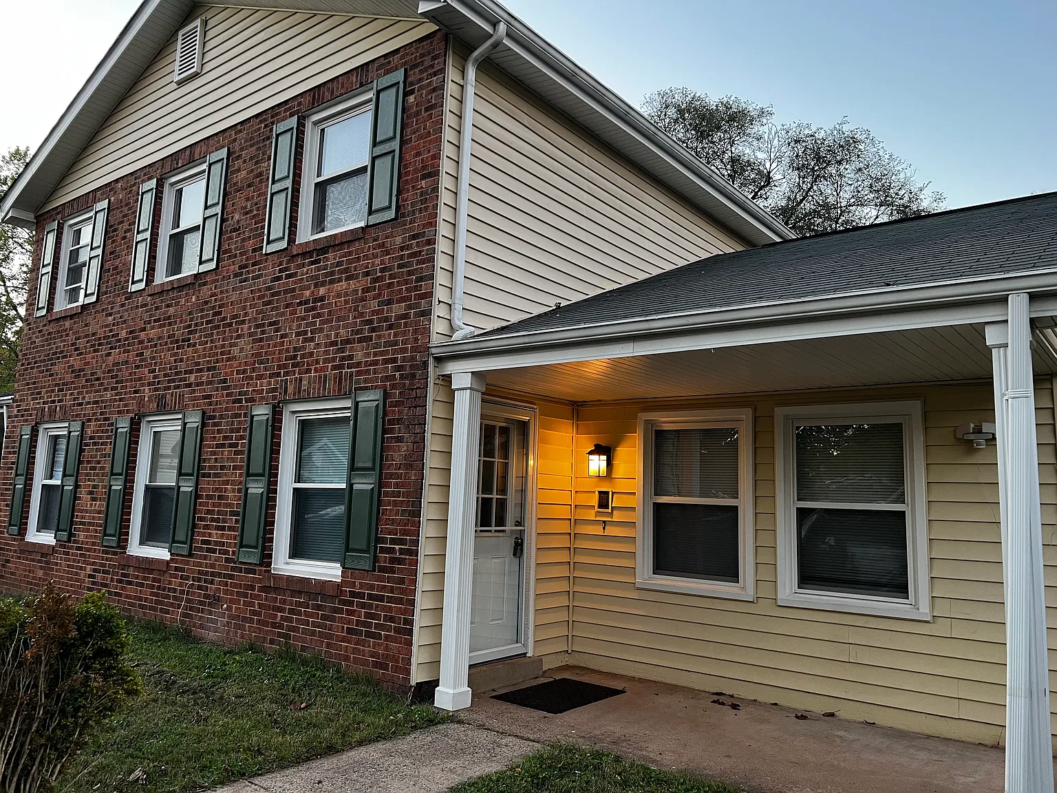 415 Harding Ct — Photo 4