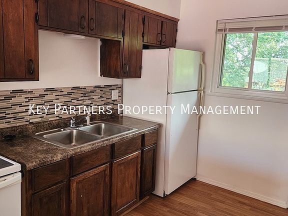 5th image of 128 Warner Ave APT 3