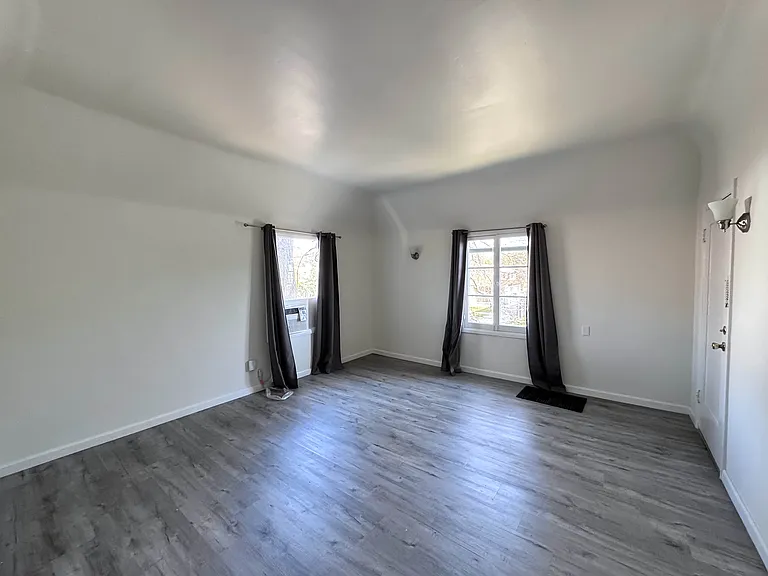 49 N Berkeley Ave #4 — Photo 2