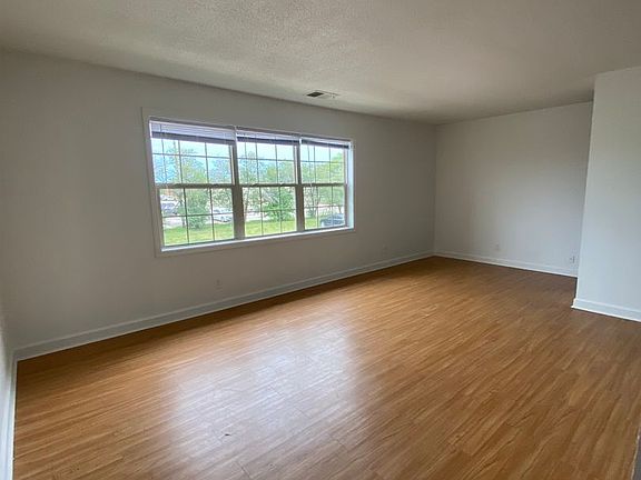 4th image of 2205 Marquette Rd #D2