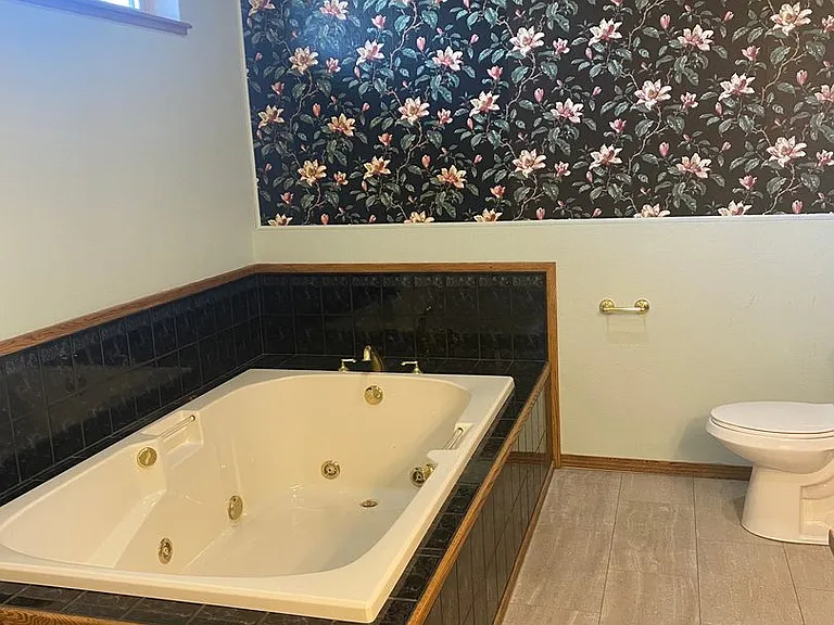 4800 Airway Dr NE — Photo 20