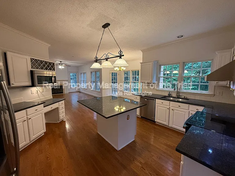 4210 Shoal Creek Dr — Photo 5