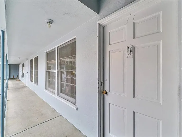 122 Elm Ave #9 — Photo 16