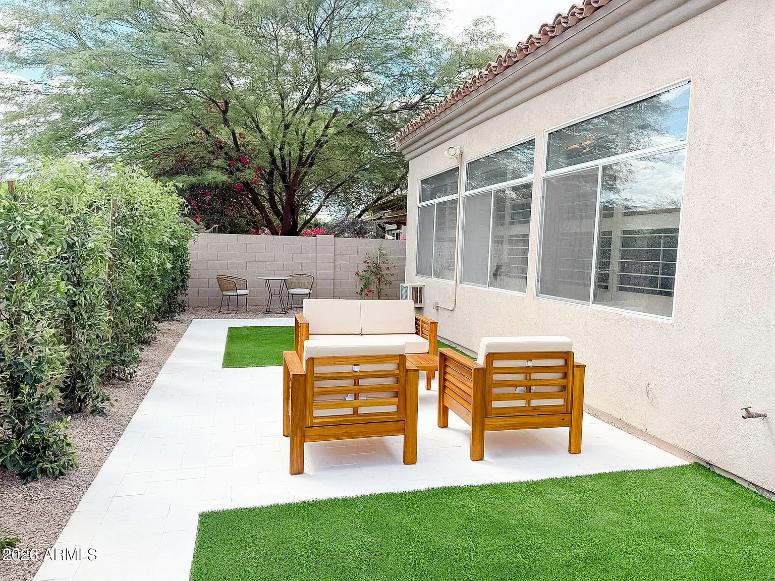 3 bed, 3.0 bath, 2253 sqft, $4,500 — Photo 2