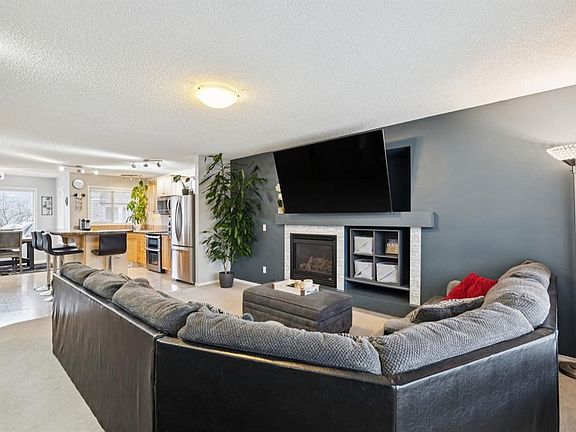 2nd image of 67 N Copperfield Rise SE