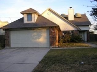 409 Red Coat Ln, Arlington, TX 76002
