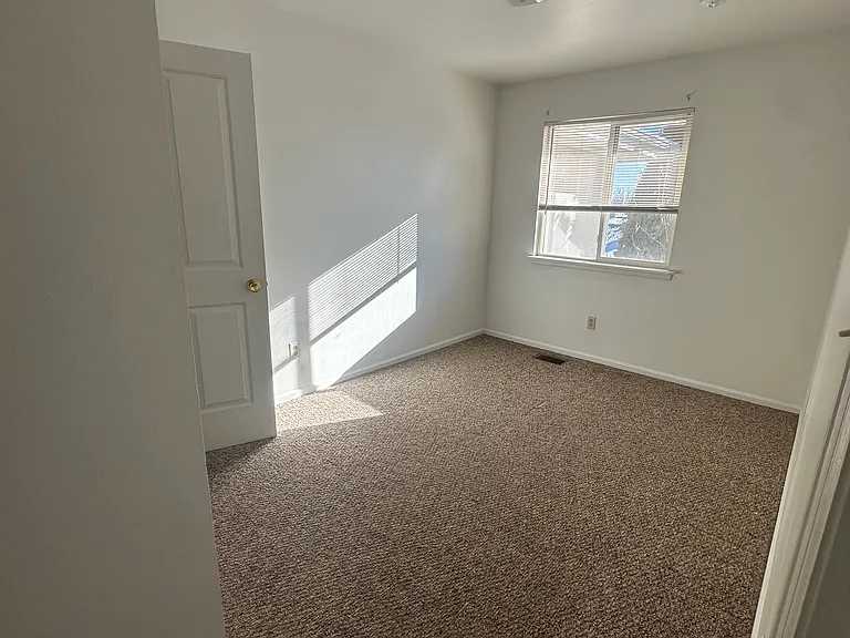 Baltimore apartments — Photo 16