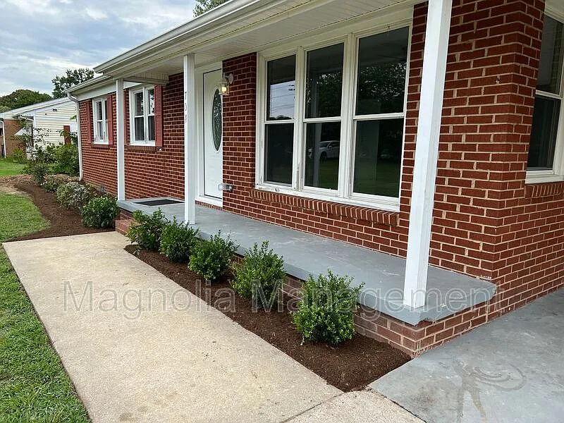 3 bed, 2.0 bath, $1,500 — Photo 2