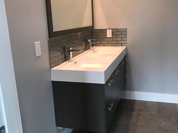 Master bath dual vanity